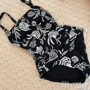 Seekers Essentials Australia NWT One Piece Bathing Suit Size 6